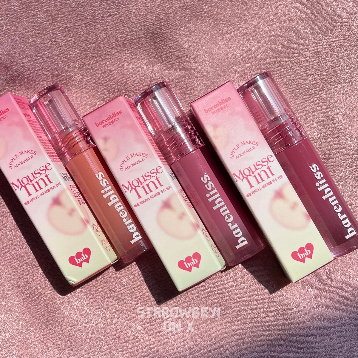 strrowbeyi's tweet photo. INI OKE BGT BUAT BIBIR GELAP😳 super enteng kaya gapake apa apa di bibir ( ˶ˆᗜˆ˵ )
Teksturnya watery gel, finishnya satin matte, bisa buat diombre, dan STAINNYA OKE BGT 👀
#ReviewByStrrowbeyi https://t.co/LwXrXTMckV