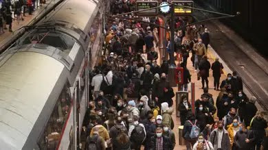 pkas1111's tweet photo. CERCANÍAS: Si retrasos de 20/30 minutos son habituales y descarrila 3 veces en menos de 3 semanas, volvemos al pleistoceno
▶️El transporte colectivo, reduce huella de carbono y emisiones, mejora la calidad del aire y la calidad de vida de los ciudadanos
▶️Cuiden este bien común🙏 https://t.co/ktJ1JXJTlP