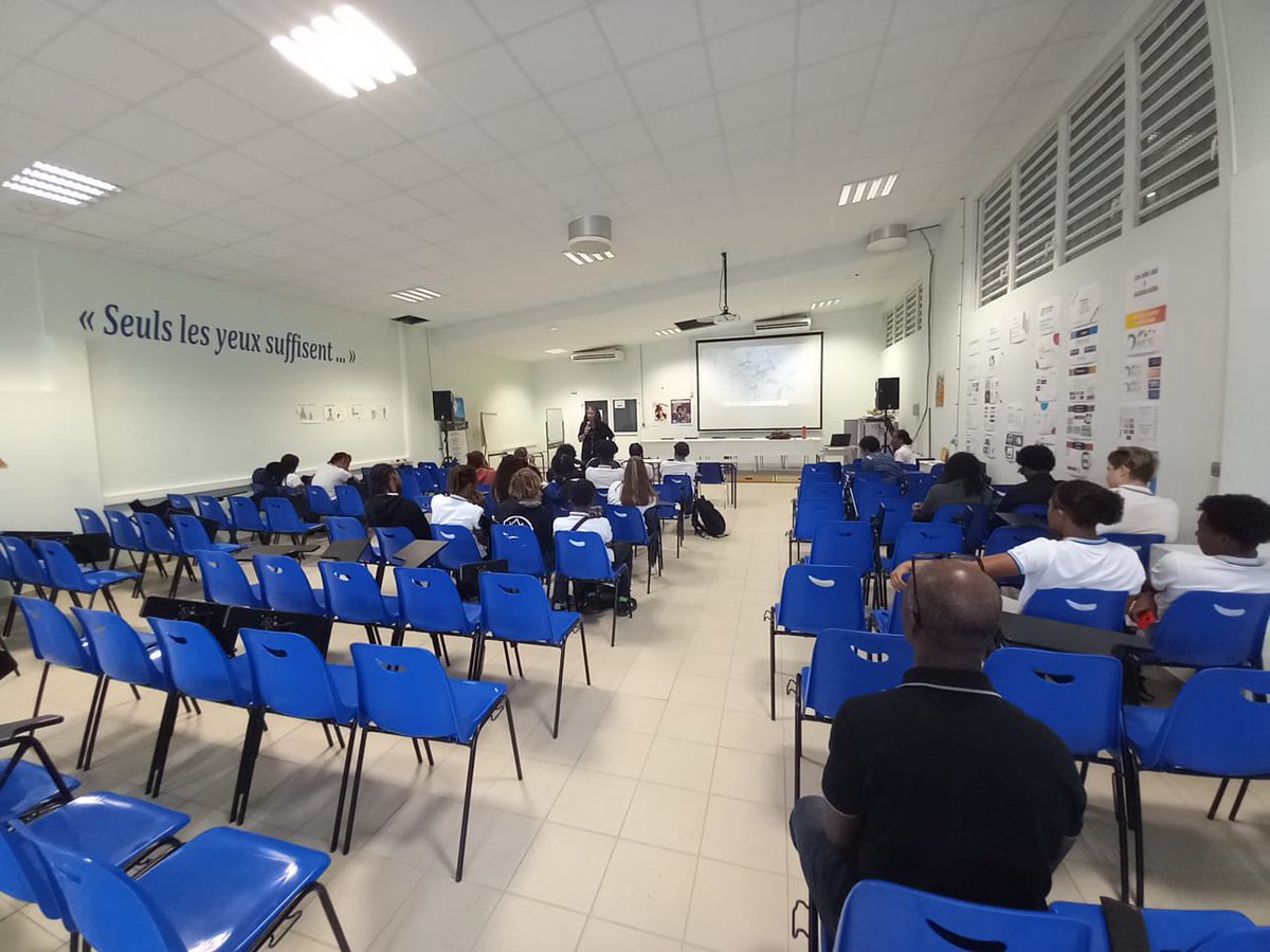 Rencontre entre la réalisatrice Camille Mauduech et les 2ndes GT option cinéma, les 1ères G et Terminales G spécialités cinéma-audiovisuel sous l'égide de la BDP.