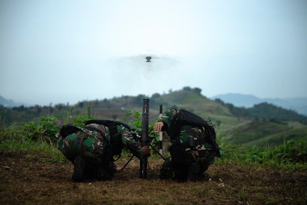 Hit Indonesian marines with 4th Marine Infantry Battalion, Pasmar 1, demonstrate how they employ 60mm mortars in live-fire drills during Keris Marine Exercise 2023, part of Marine Rotational Force-Southeast Asia. @marines 📷 by Sgt. Ryan Pulliam