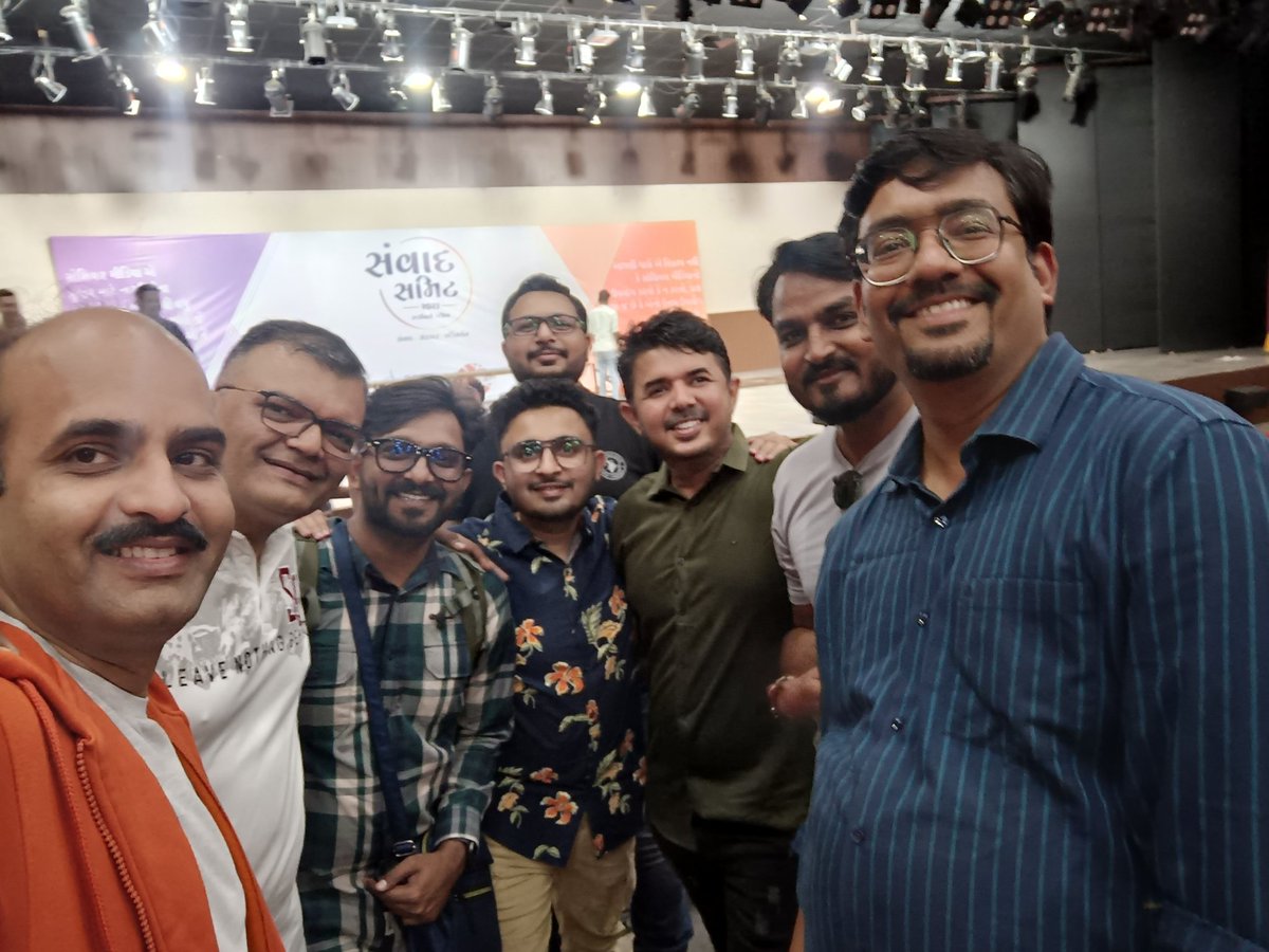 thecancerus's tweet image. With the organising team of #WCAhmedabad