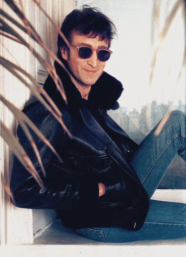 PHOTO OF THE DAY. John Lennon photographed in the Dakota Building by Annie Leibovitz on 8 December 1980.