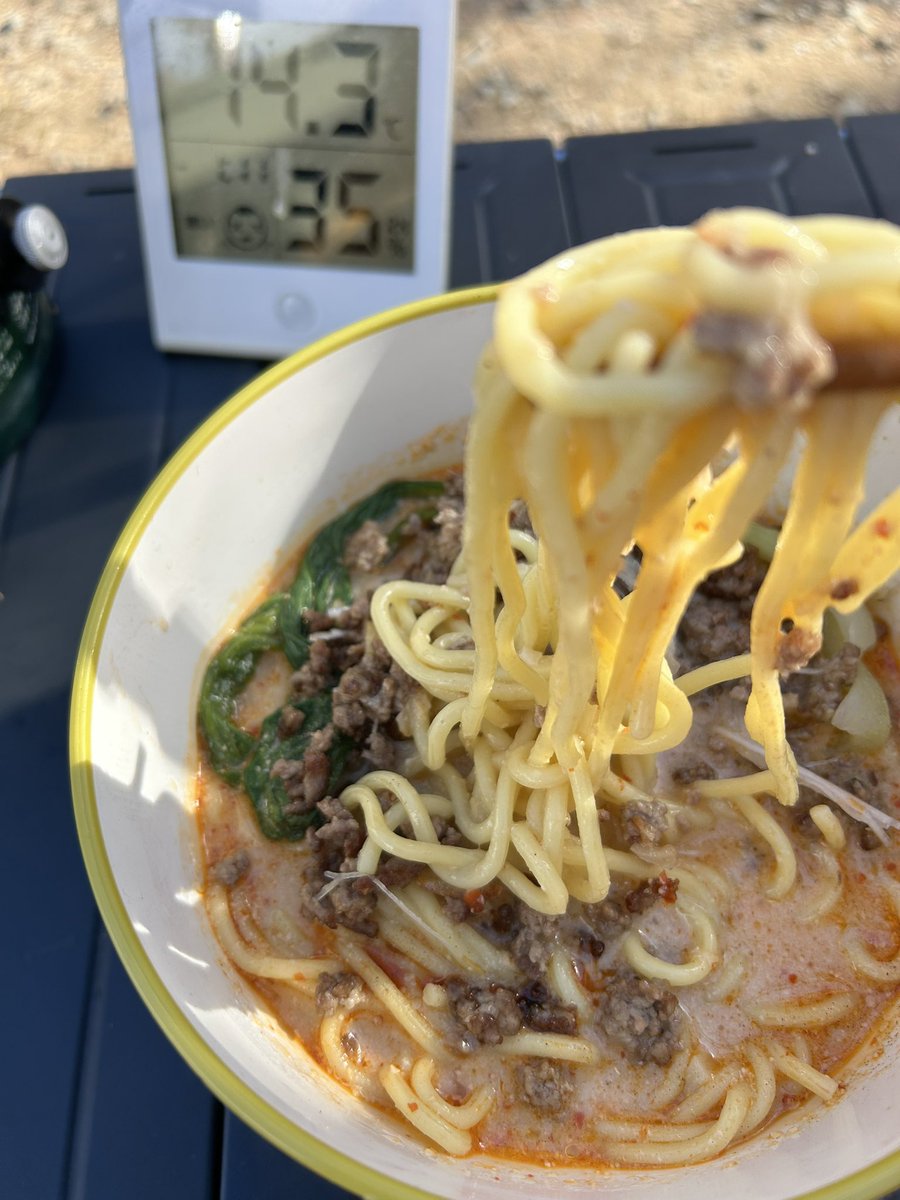oku8080's tweet photo. 坦々麺

到着してテントとテーブルセットしたらまずお昼ご飯🍜
手抜きレシピでチャチャっとやっちまいます😆

#キャンプ飯
#お昼ご飯
#ソトゴハン
#冬キャンプ
#ソトレシピ
#大芦高原キャンプ場 https://t.co/1l3pnouaut