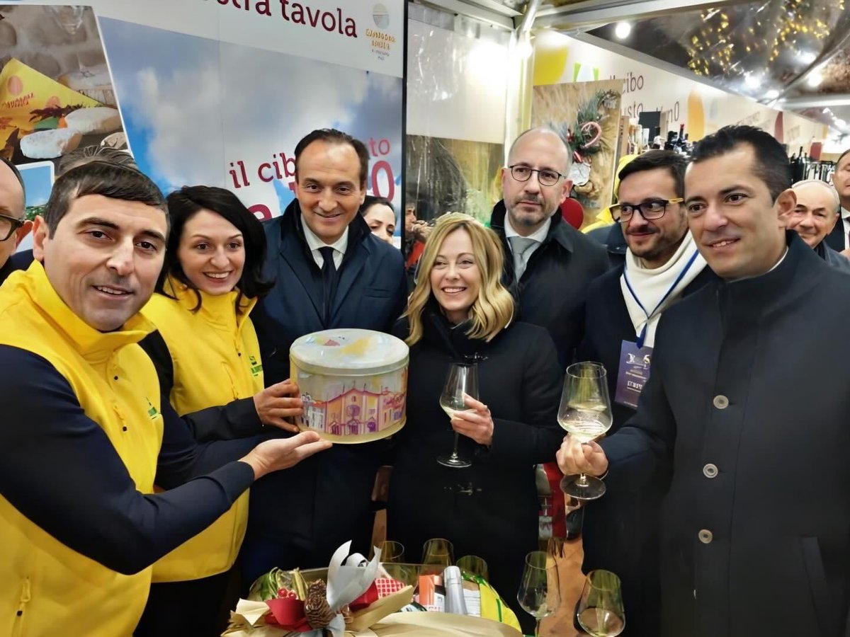 GabusiMarco's tweet photo. 📍Il Presidente del Consiglio Giorgia Meloni ad #Asti https://t.co/gMUMLDTRrh