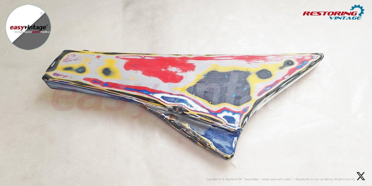 Is it a piece of POP ART?🎨Something to do with rainbows?🌈None of this: it's a side fairing of a #YamahaRD350 
Over decades,previous owners repainted one color over another. We counted six (blue x 2, yellow, red, white, grey). And you?

 <a href="/easyvintagepart/">easyvintage</a> #YamahaRD350FRestoration