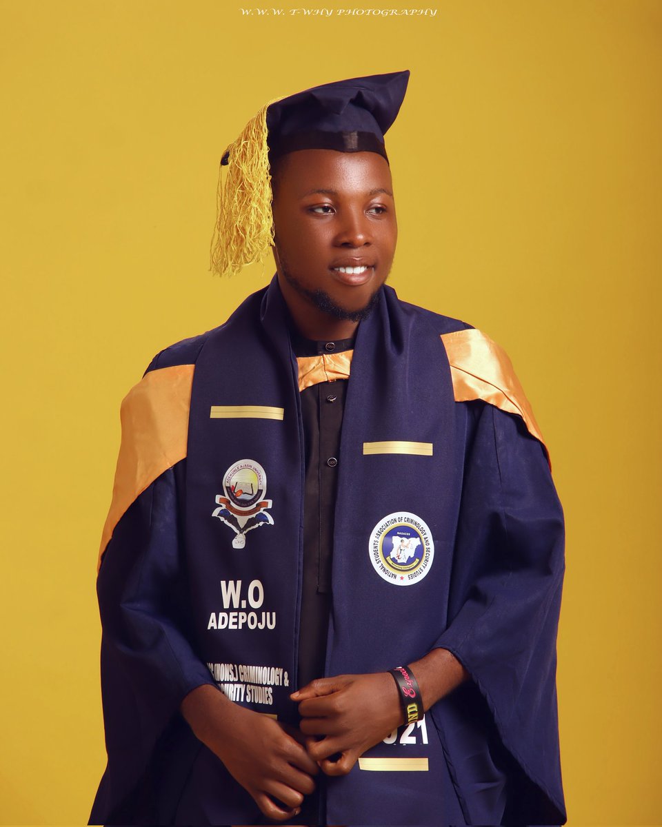 AdepojuWilliam4's tweet image. Introducing  ADEPOJU WILLIAMS OLAOLUWA, BSC(Hons.) Criminology and Security Studies, Faculty of the Social Sciences, Adekunle Ajasin University, Akungba Akoko, Ondo State.

Wearing my Cap, Gown, Cape, Sash with Pride. 

#AAUA 
#AAUAconvocation 
#ClassOf2021