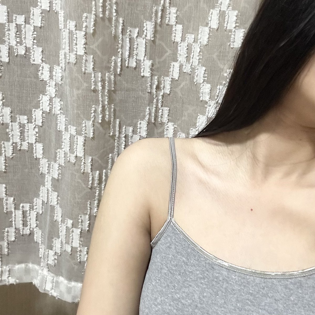 prangchaa's tweet photo. ชอบมากกกกกก วิตามินผิวฉ่ำ BOOSTR GEL BODY VITAMIN PLUS ให้คลิปเล่าเรื่องเลย ชอบมาก ทาแล้วเย็นๆฟินๆซึมง่ายมาก กลิ่นหอมๆ ใช้เป็นประจำต่อเนื่อง ผิวกระจ่างใส ขวดเดียวไม่พอตุนมาเพิ่มเลยค่ะ ชอบมาก 10/10 #ป้ายยา https://t.co/0RkYSjPDRl