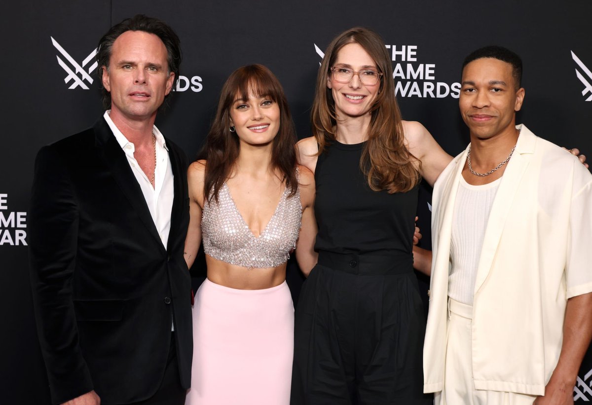 WaltonGFan's tweet image. Walton Goggins alongside Ella Purnell and Aaron Moten attended The Game Awards at the Peacock Theater in Los Angeles, CA (1/2)

🗓️ 12.07.2023 

#waltongoggins #ellapurnell #aaronmoten #genevarobertsondwort #fallout #falloutonprime