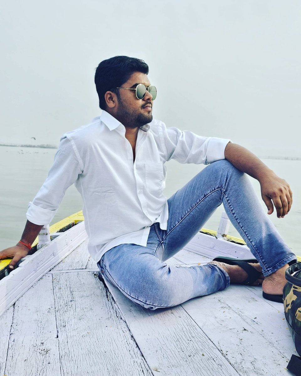 SandeepYadavRSS's tweet image. हमे शौक नही दुबई अमरीका घूमने का,
हम तो बनारस शहर के दीवाने है।
#HarHarGange #Banaras