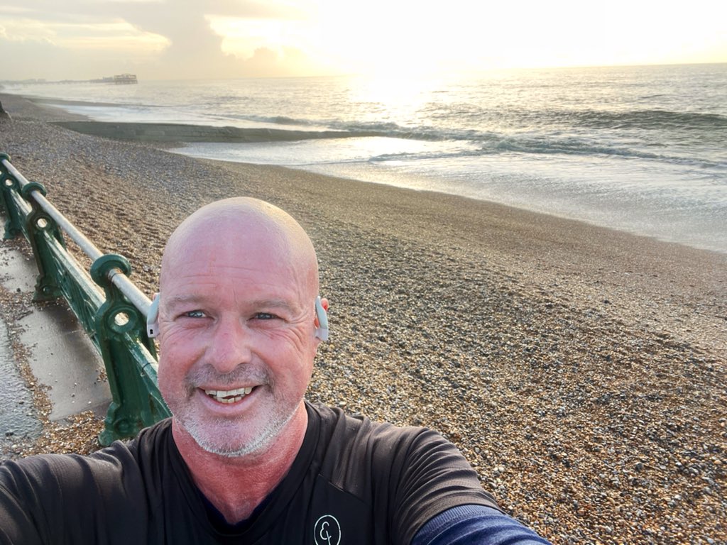ploddercfc's tweet photo. A much needed run to start the day ! Longest run for 4 months since injury. Absolutely beautiful still conditions along #hove seafront. Love seeing lots of other runners along the seafront. #running #ukrunchat #fitness #achilles #negativesplits https://t.co/hcKUpxGHBf