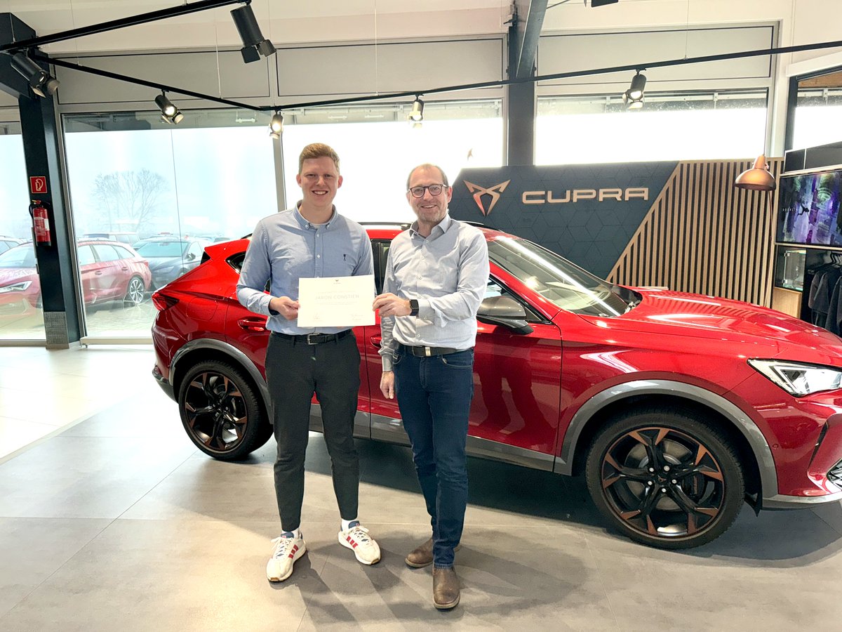 Autohaus_Lutz's tweet photo. Herzlichen Glückwunsch Jaron Constien zur CUPRA Master Zertifizierung 👍 https://t.co/7p3xNrSKwJ #AutohausLutz #CUPRA #CUPRAMaster https://t.co/P1mZGkM7Le