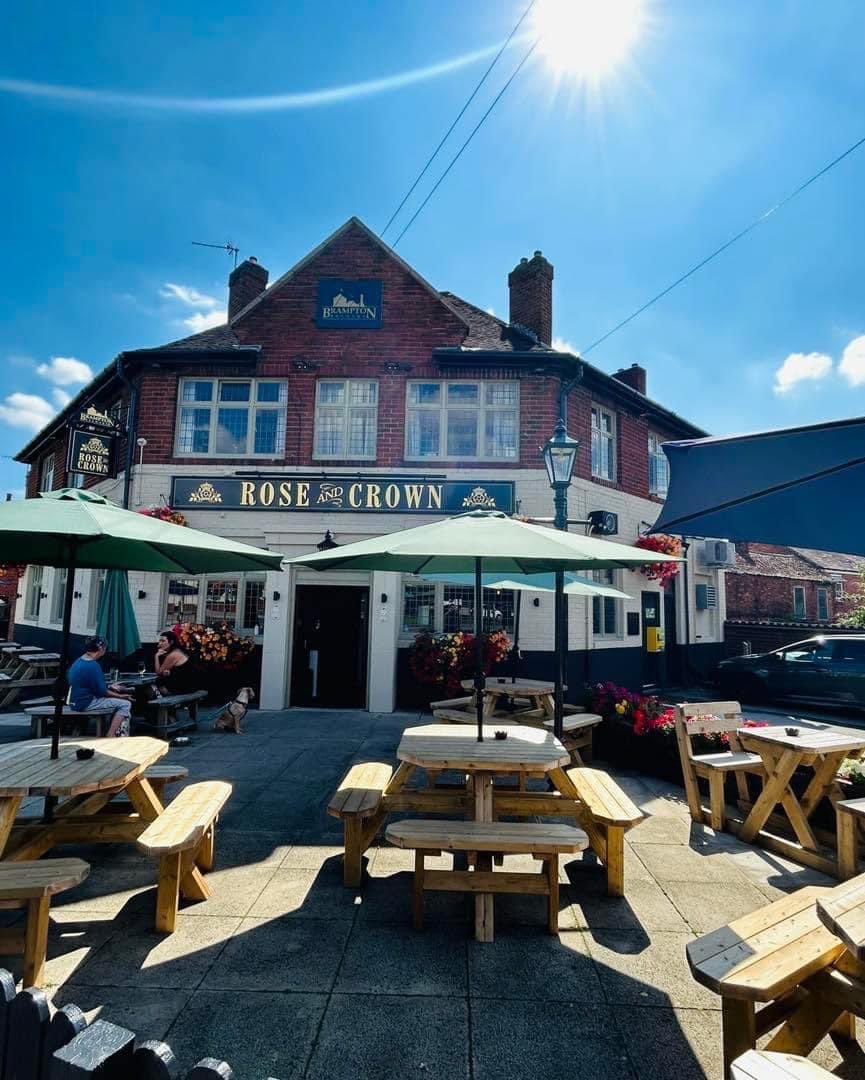 We are so proud that the @TheRoseBrampton has won Chesterfield CAMRA Pub Of The Year 🙂 , Congratulations to Mat and the team @DesChes @madederbyshire @EastMidsCAMRA @SFourtyLocal @chesterfielduk