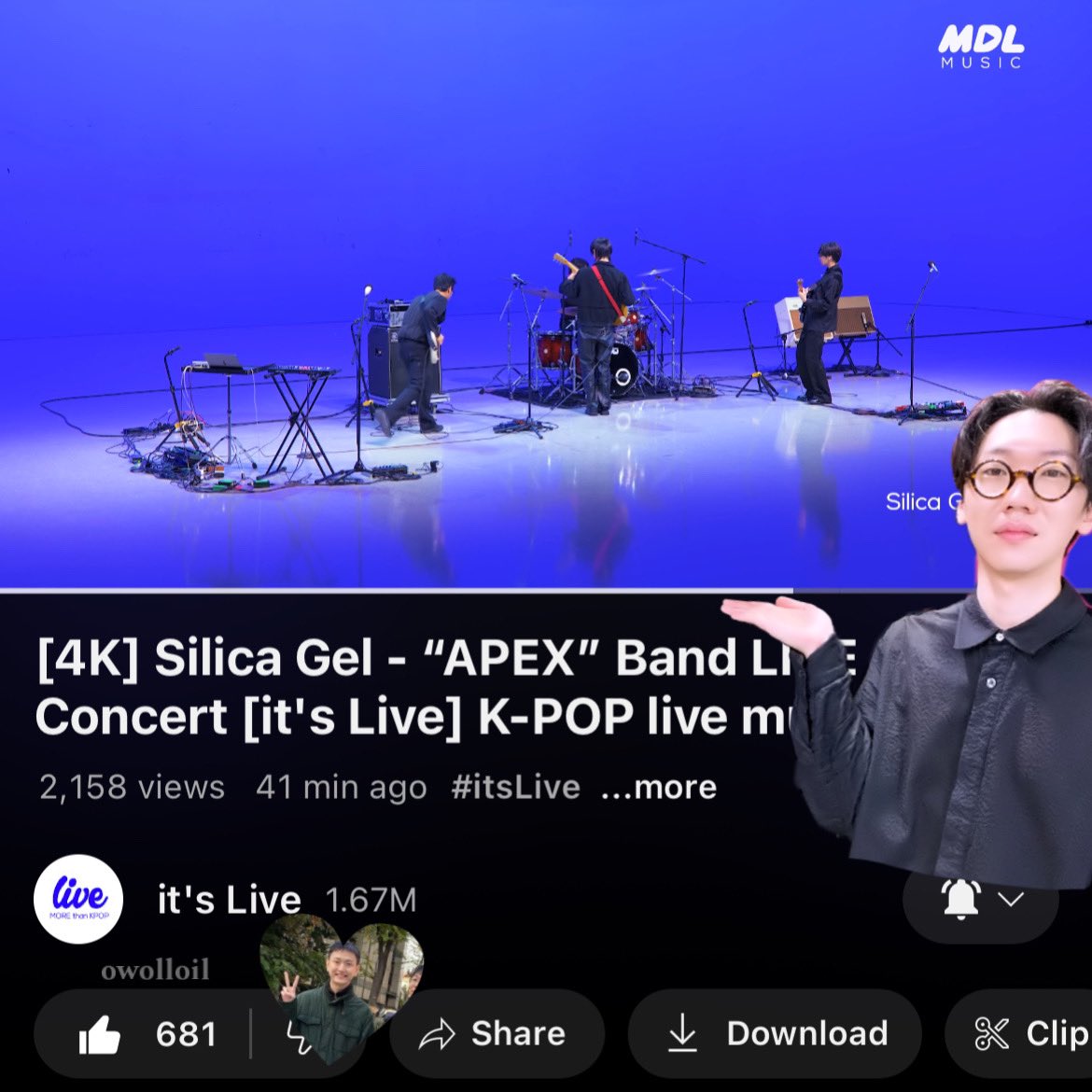 owolloil's tweet photo. #itsLive_event_SilicaGel 

네, 여기 보시면 저의 실리카겔 이츠라이브 최애파트가 볼 수 있습니다~ 보시다시피 멤버들이 다 김건재님 드럼세트 주변에 모이고 있거든요 이런 화면은 최애파트 왜냐하면요 우리 실카 무대 위에서 멤버들 사이에 있는 케미가 느낄 수 밖에 없습니다🥹 이 화면을 못 참죠 https://t.co/ObBZOdH9B4