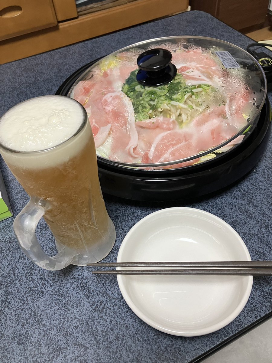 asd27183552's tweet photo. 辛い事あっても、うめーもんくらい食えるやろがい！ https://t.co/7Sj47A4x2F