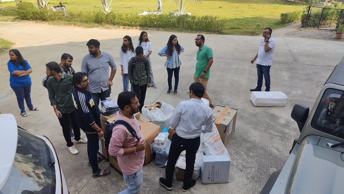 Fitehal's tweet image. More behind the scenes #teamwork #WCAhmedabad