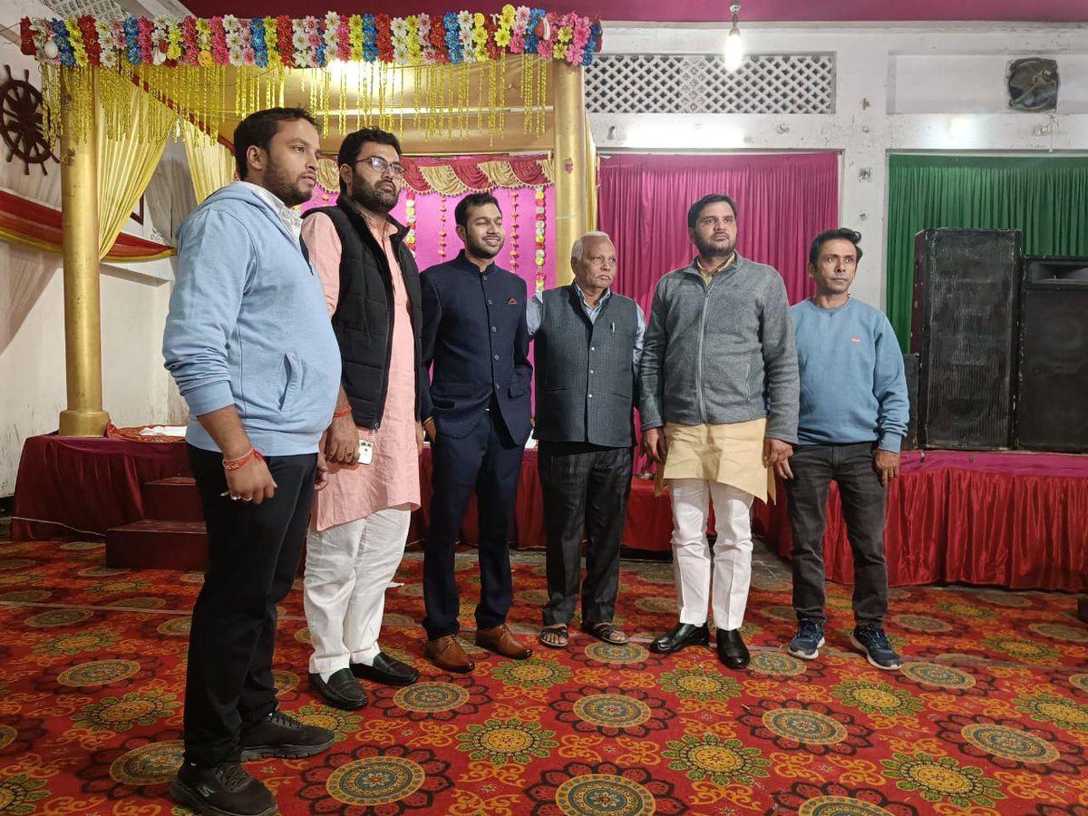 GauravBarautRLD's tweet photo. #ग्राम
बावली, बंदपुर,#बड़ौत अपनो की खुशियों में (शादी समारोह) उपस्थित होकर परिवार को शुभकामनाएं दी 💐🙏
#डॉक्टरगौरवबड़ौत
#viral #followforfollowbac
#follow https://t.co/eEPaVsQk2i