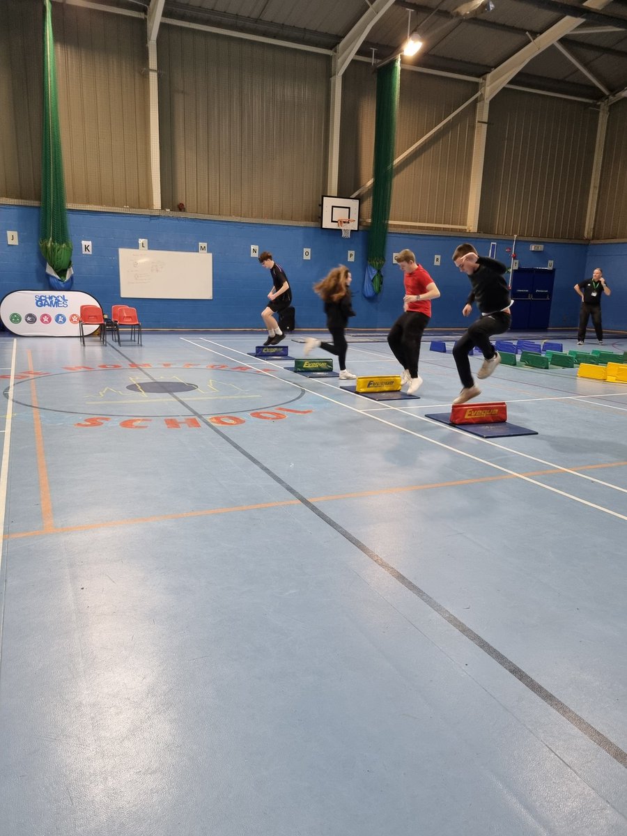 SG_SouthWorc's tweet photo. Young leaders from @TDMS_Evesham having their briefing from Eddie ready for the primary sportshall athletics 
@BredonHAcademy @StEgwins Flyford Flavell, TDMS, @holyredeemerps @pinvinfed 🏃‍♂️🏃‍♀️ @ActiveHW @YourSchoolGames https://t.co/JZji51UNyH