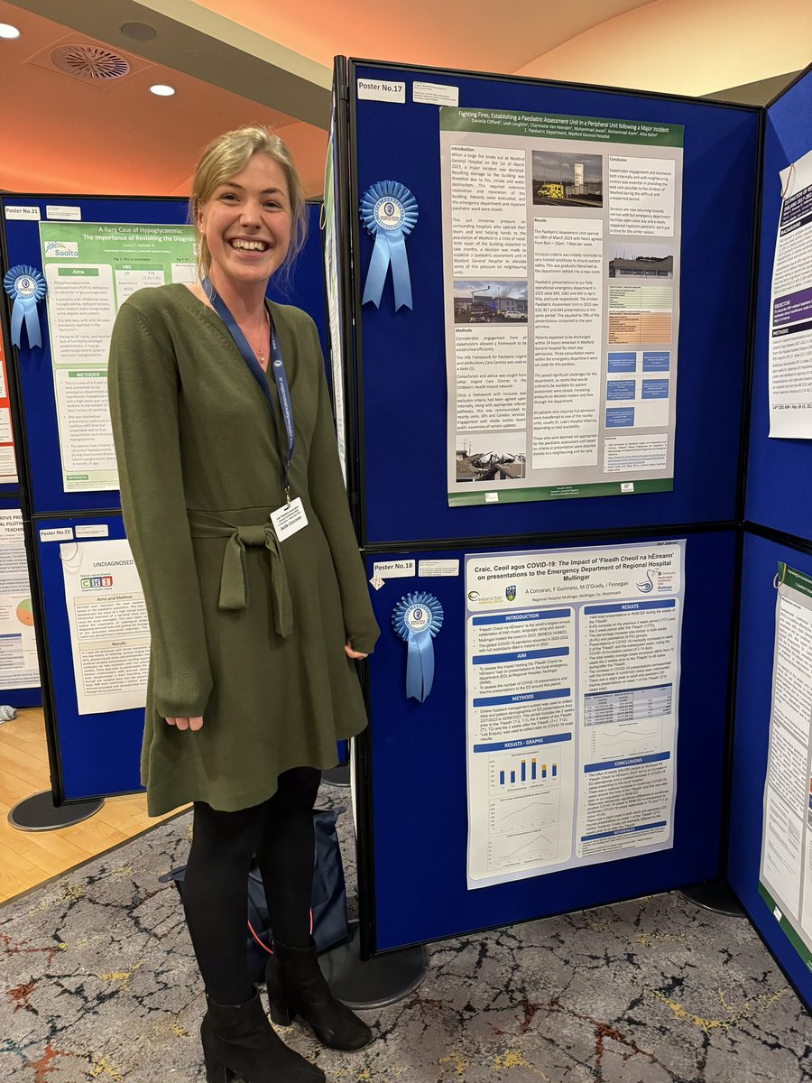 Aoife Corcoran our fab SHO and her impressive shortlisted poster ‘Craic, Ceoil agus COVID-19’ at the @IPA63778405 @Freya_Guinness 👏🏻🎻🦠