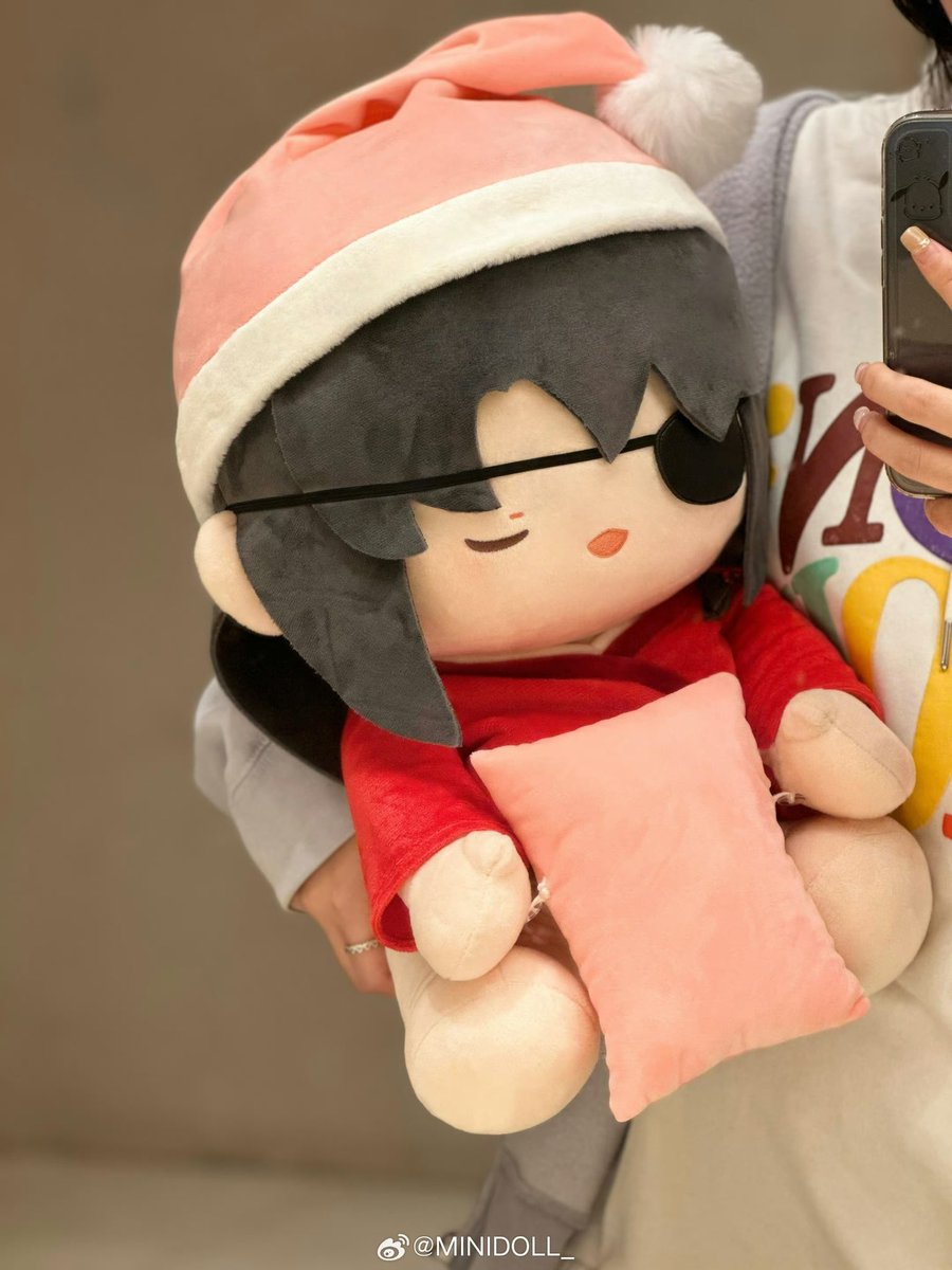 flwrxielian's tweet photo. I still can't move on from these babies just imagine modern au Hua Cheng taking the Xie Lian's doll with him during his business trips https://t.co/bf3a6CseDO