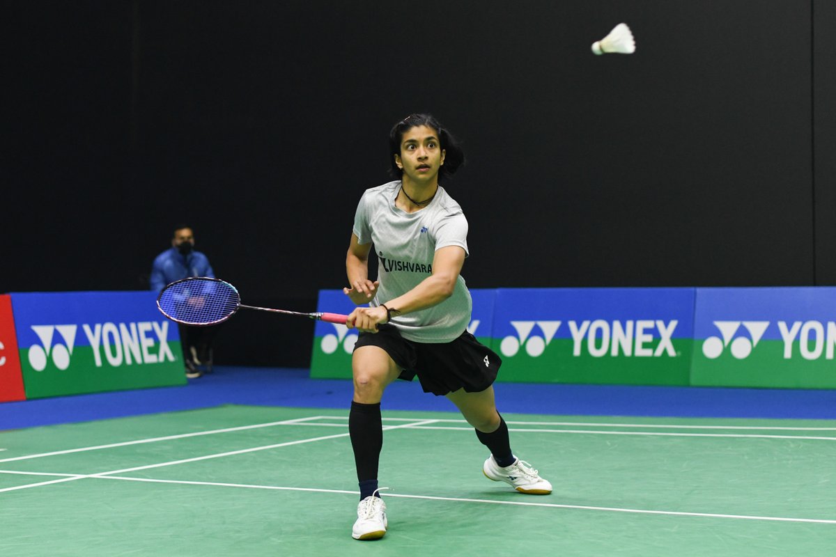 Malvika Bansod storms into the #GuwahatiMasters2023 SEMIS 💥 The 22 y/o beats 🇲🇾's Karupathevan Letshanaa convincingly in straight games in the quarterfinal to charge ahead into the top 4. Score: 21-12, 21-16