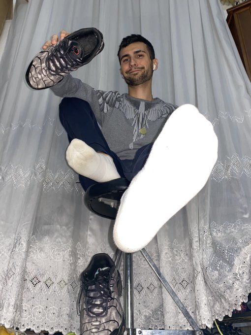 Foot morning  plebeians!   December 8 marks an important Christi4n holiday but you don't care because<a href="/tag/alpha"class="tags"><span>#alpha</span></a><a href="/tag/cashslave"class="tags"><span>#cashslave</span></a><a href="/tag/finsub"class="tags"><span>#finsub</span></a><a href="/tag/malefeet"class="tags"><span>#malefeet</span></a>