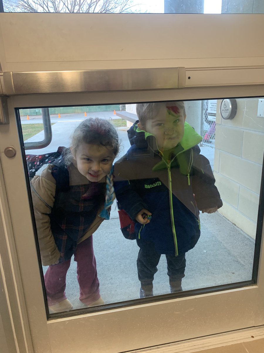 Roseland Home of the Rams tweet media