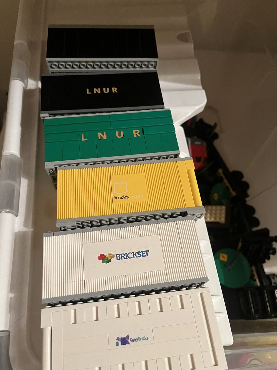 AmchesterBricks's tweet image. Clearing out old LEGO boxes and found some containers, scenery and wagons from old @LNURailway displays. The Stobart truck was a find on eBay and has yellowed considerably! #lego #legotrains #legocity