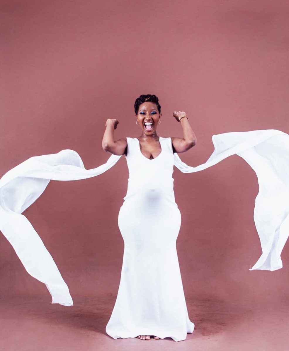 A look at Reagile Kopi’s stunning maternity shoot. Congratulations @reagilekopi on your pregnancy.
Pic Cred: @pantheonpictures.bw