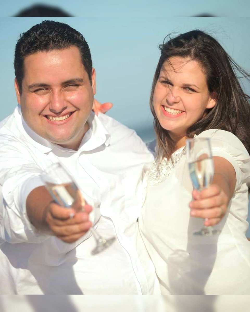 Hoje completamos 10 anos do nosso SIM! Parabéns para nós meu amor! Minha eterna companheira de jornada! Obrigado Deus! 🌷❤️