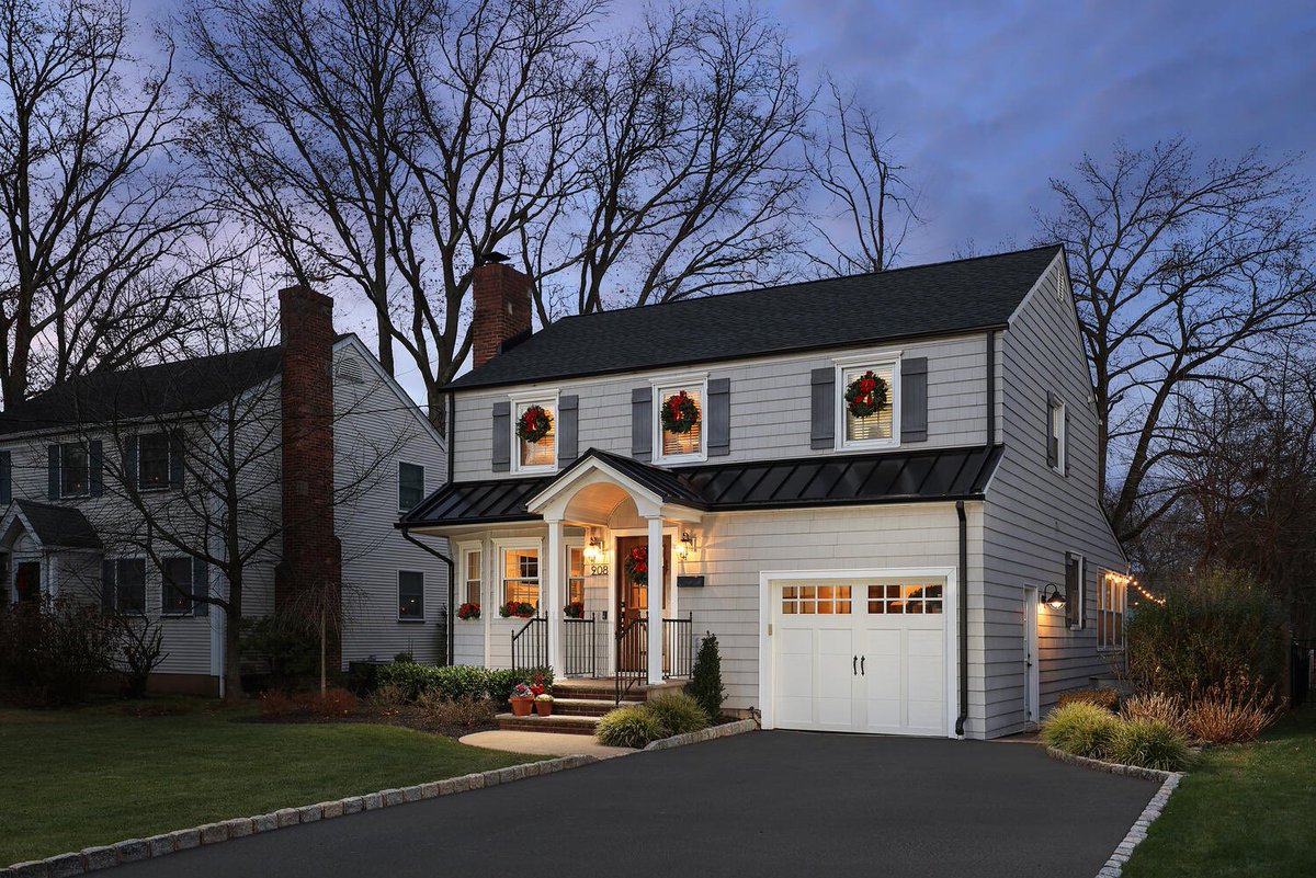 New Listing
908 Harding Street, Westfield
3 Bedrooms 🛌 | 2.1 Baths 🛁 | $999,000

youtu.be/3PKqu-bkeUk?si…