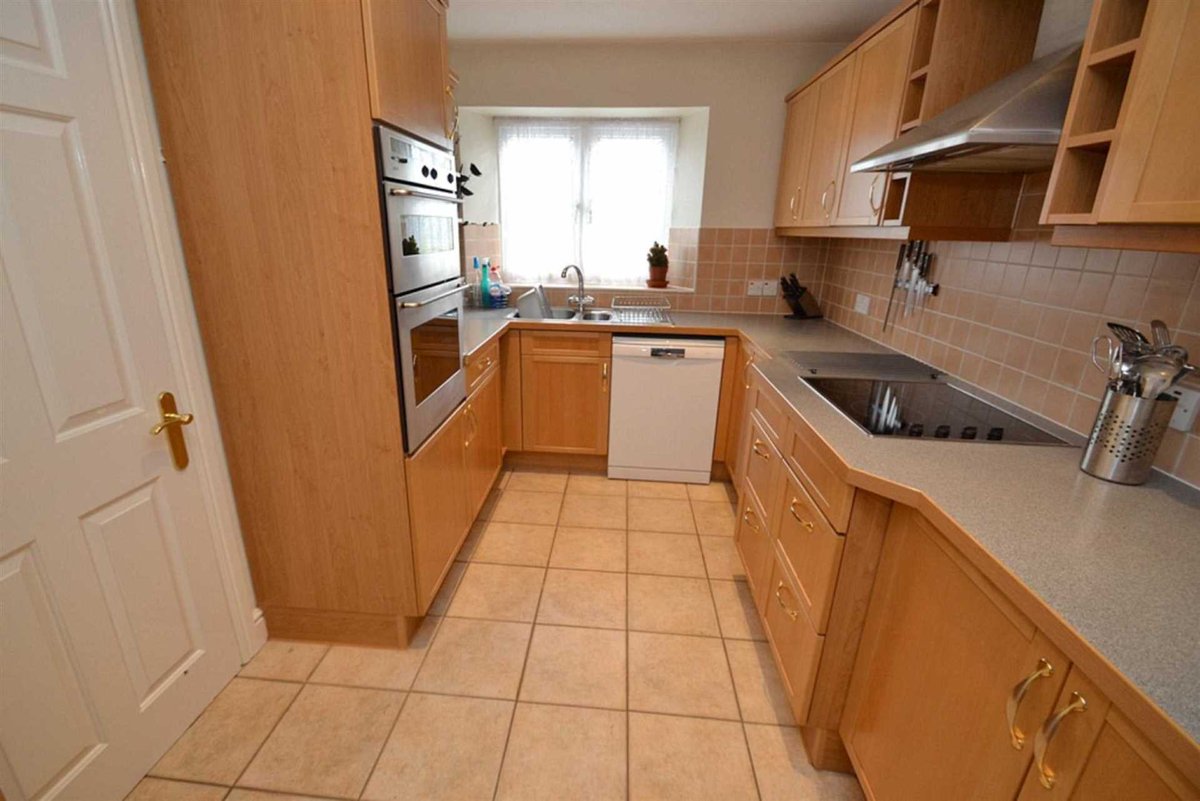 PersonalAgentUK's tweet photo. Our *LETTING OF THE WEEK*

Churchill Road, Epsom

4 bed detached available - £2,890pcm

The Personal Agent are pleased to present this attractive Charles Church flint fronted detached family home.

💻Visit this link to see more: https://t.co/bpU0gO8dJZ

#epsom #epsomlettings https://t.co/GJQsmKthd4