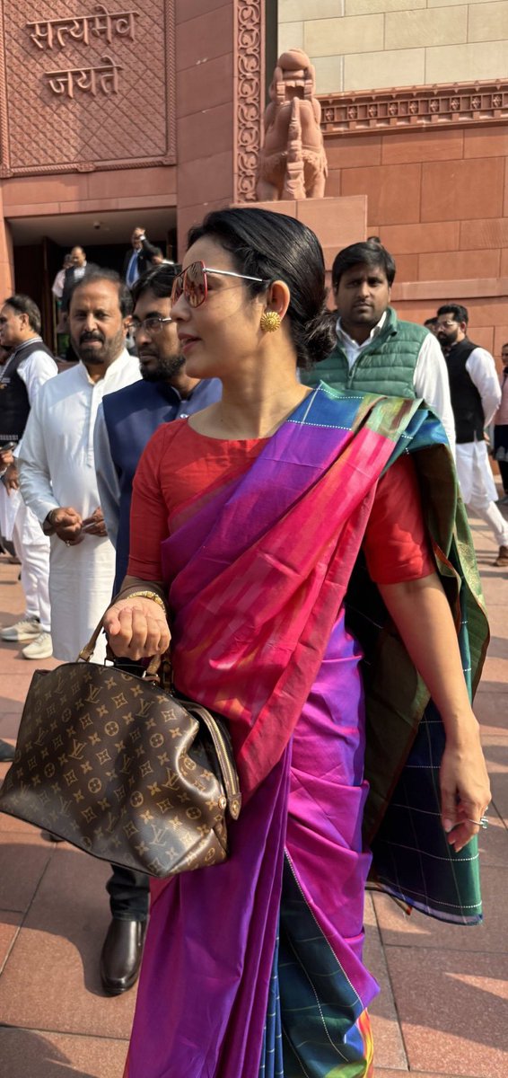thegoanonline's tweet image. Mahua Moitra Expelled From #Parliament:

#Trinamool MP #MahuaMoitra expelled from parliament on ethics panel's recommendation over cash-for-query row.

#MahuaMoitraScandal #CashForQueryScam 
@AITCofficial
