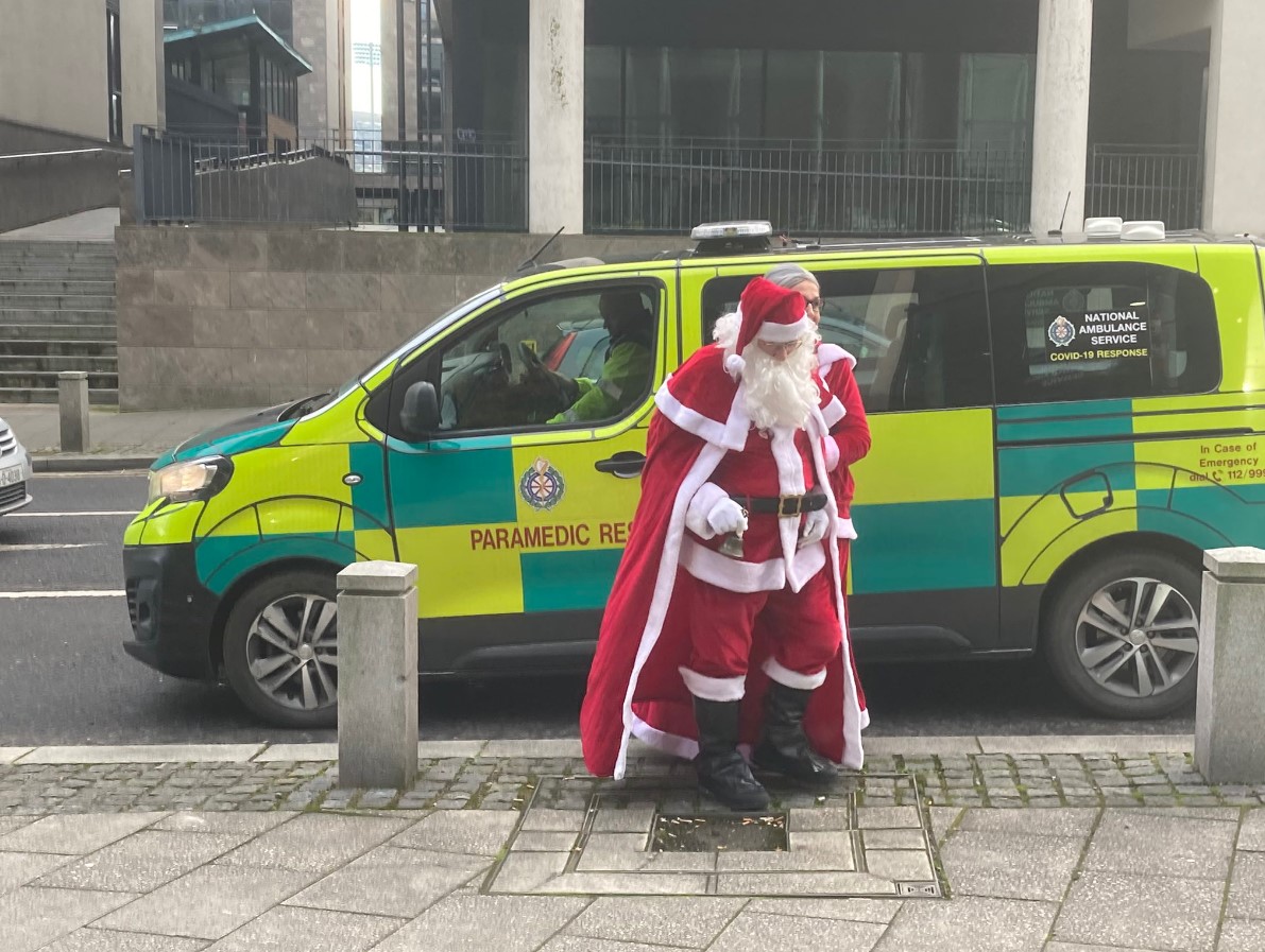 NEOC Tallaght recently had a very special visit by Santa & Mrs Clause. 🤶🎅 Santa met the team and was shown the Aeromedical desk, given his aviation interest! Santa also agreed procedures for contacting NEOC should he require assistance while in Ireland on Christmas Eve.