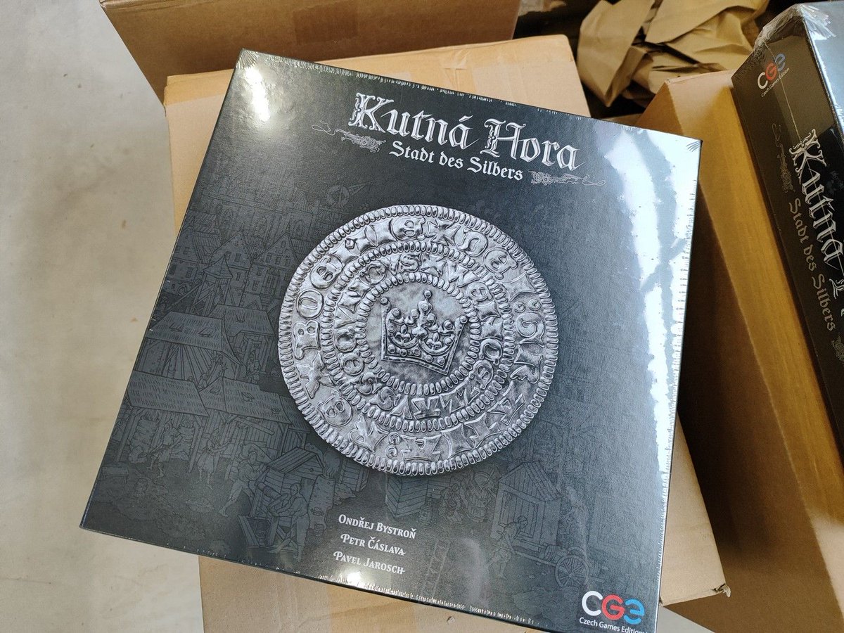 ...Gold?... nee ... Kupfer?... nee... wir sind auf Silber gestoßen!

Wir haben heute eine kleine Lieferung mit Kutná Hora: Stadt des Silbers geliefert bekommen!

spieletaxi.de/Kutna-Hora-Sta… 

#brettspiele #brettspiel #boardgame #boardgamer #gesellschaftsspiel #spieletaxi #CGE