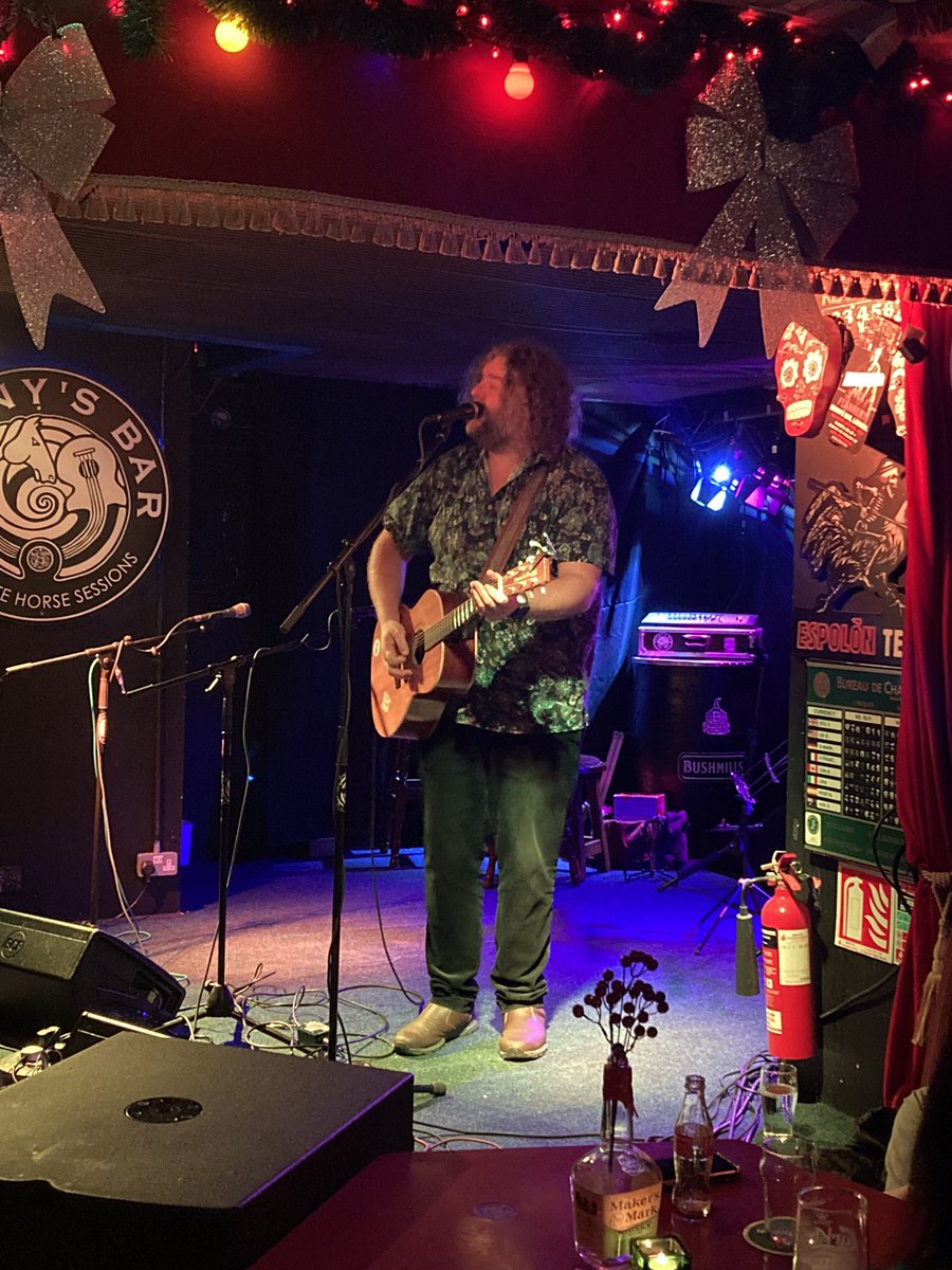 karldaly1's tweet photo. Really fantastic gig last night in @KennysLahinch with @DavidPHope @padraigjack and #GreenShine Great great music and banter in the winter evening https://t.co/q4iK3aVz5c
