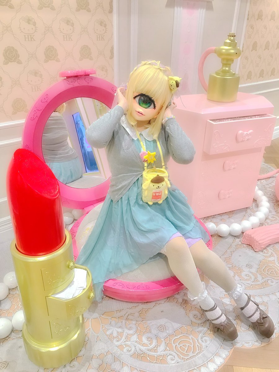 #これを見たやつは座ってる画像をあげろ