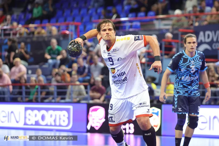 HandNews (@handnewsfr) on Twitter photo Très solide <a href="/SRVHB/">Saint-Raphaël Var Handball</a> hier soir qui a su remonter au score pour s'imposer face au <a href="/LimogesHandball/">Limoges Handball</a> dans le choc des poursuivants en <a href="/LNHofficiel/">Ligue Nationale de Handball</a>
handnews.fr/2023/lms-j13-s… Très solide <a href="/SRVHB/">Saint-Raphaël Var Handball</a> hier soir qui a su remonter au score pour s'imposer face au <a href="/LimogesHandball/">Limoges Handball</a> dans le choc des poursuivants en <a href="/LNHofficiel/">Ligue Nationale de Handball</a>
handnews.fr/2023/lms-j13-s…