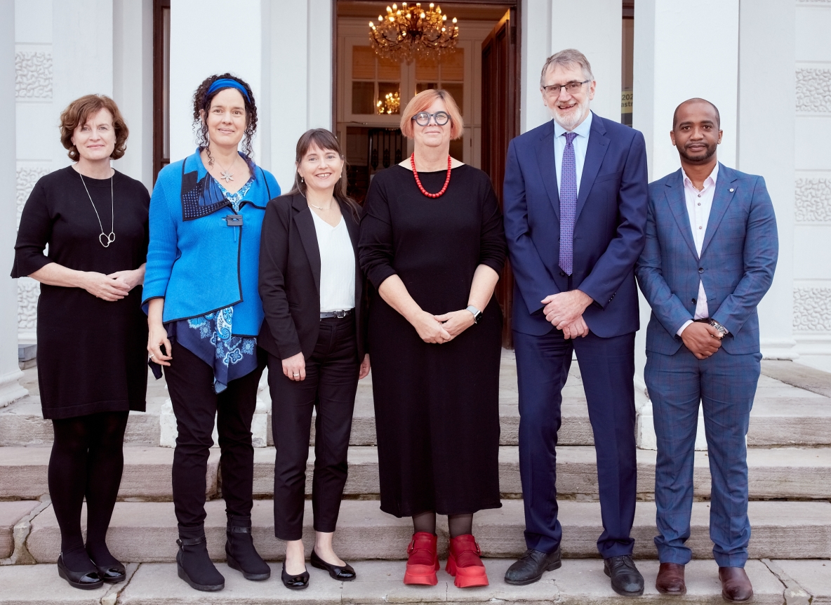 New UL research examines migrant and refugee health data in European health systems

The international coalition seeks to improve healthcare planning, delivery and policy - while cutting through misinformation about refugees &amp; migrants
ul.ie/news/new-ul-re…
#Research #StudyatUL