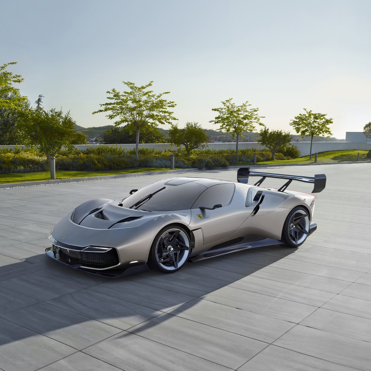 FerrariJPN's tweet image. エレガンスを纏う唯一無二の傑作​

サーキット走行に特化した動力性能にエレガントな体躯を融合したワンオフ・モデル 
#FerrariKC23 #FerrariOneOff