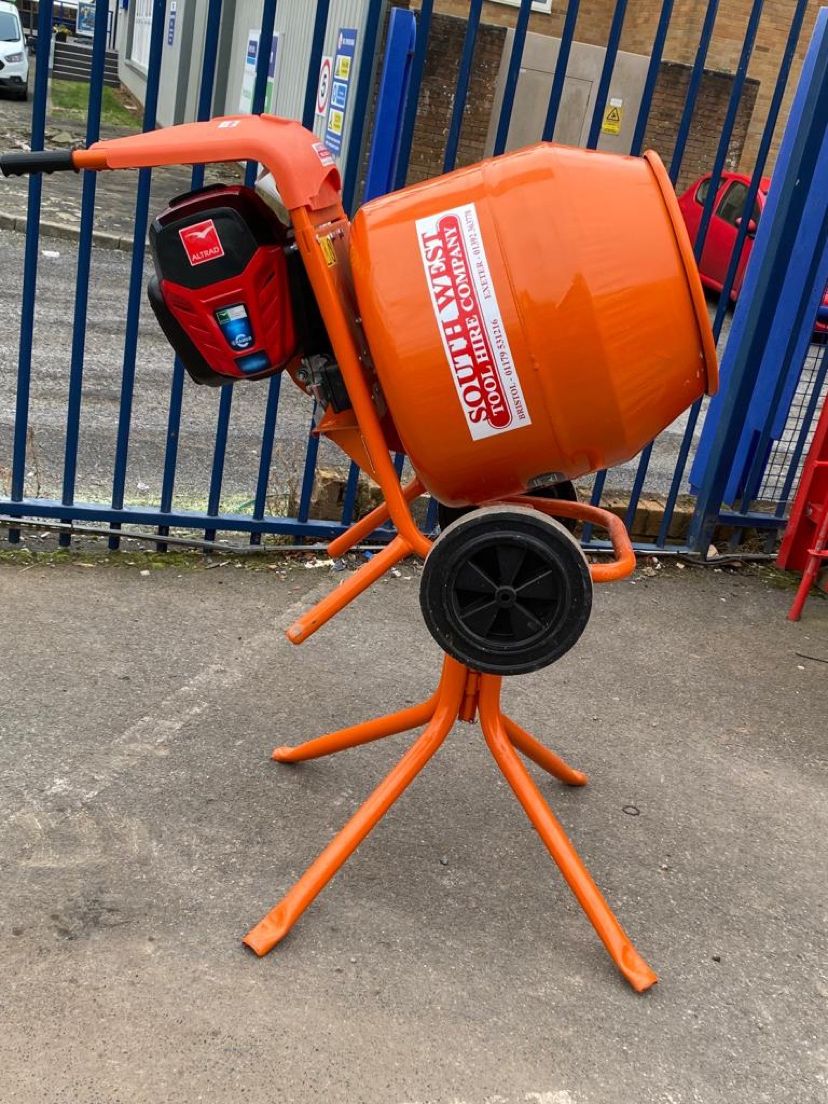 SouthWestTool's tweet photo. Battery Cement Mixer 🔋
If you are having power or noise issues why not try one of our Battery cement mixers, no leads trailing across site and your not annoying the neighbours with a petrol engine running

Give us a call for a quote today🔦
Bristol 01179531216
Exeter 01392363778 https://t.co/KJRqQBh1Ja