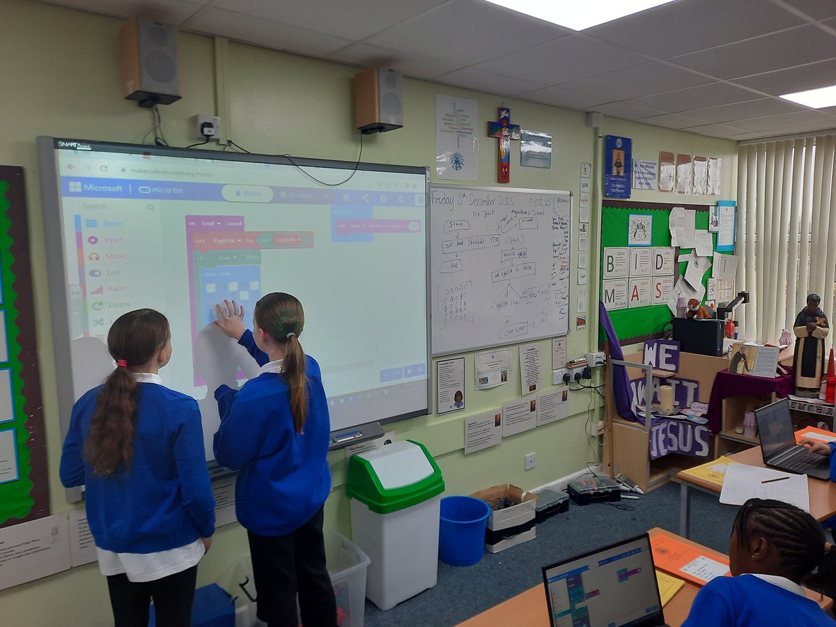 Mashhadiebrahim's tweet image. Today, Year 6 and 5 students @jude_primary crafted a sound-detecting algorithm, bringing it to life by coding it onto their Microbits! 🎶🖥️ #STEMeducation #codingfun #Microbit @PrimaryTolkien @BCComputingHub @BishopChalloner @WeAreComputing #IBelong