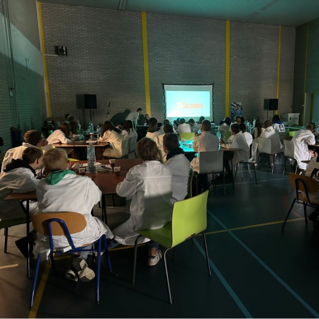 Beroepenoriëntatiedagen Techniek Zeeland: Wij waren aanwezig om meer dan 1200 leerlingen kennis te laten maken met techniek via proefjes en workshops. Zo wordt de keuze voor een vervolgopleiding weer een stuk makkelijker! Bedankt voor jullie deelname!🚛 #DowTerneuzen #BTZWeek
