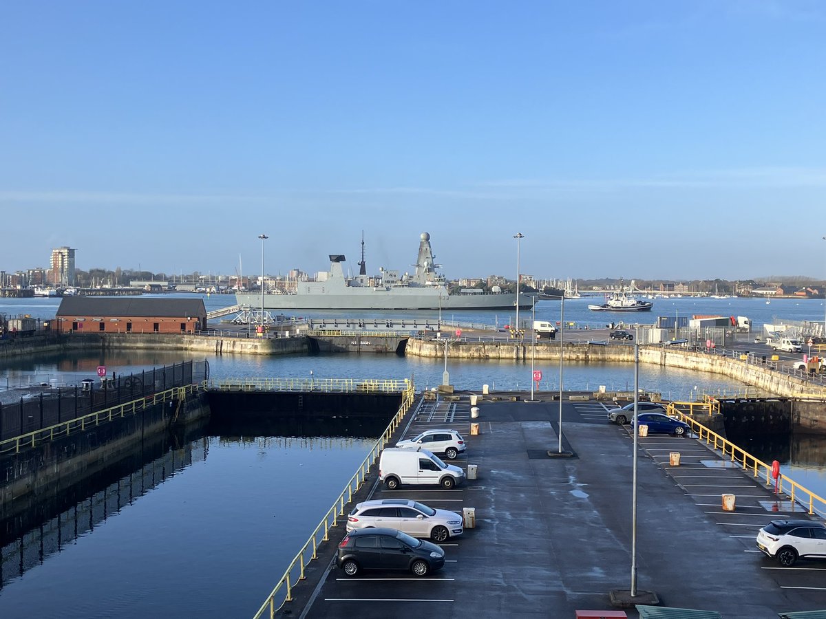 Welcome home @HMSDauntless 👏👏👏👏⚓️ #viewfrommywindow