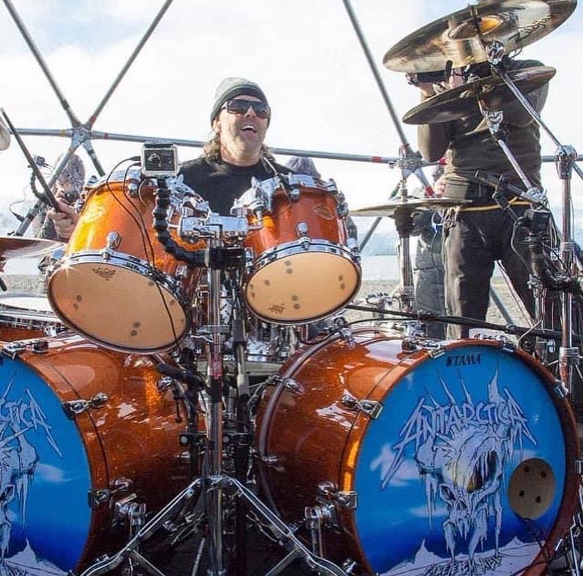 MetSince1981's tweet photo. 📆 08 de Diciembre 2013, fue un día muy especial para @Metallica; la banda se presenta en el Continente Antártico y es por este motivo que se convierte en la primera y única banda en tocar en los siete continentes en un mismo año.
#Metallica #FreezeEmAll #METALLICASince1981 https://t.co/AXynclsgL9