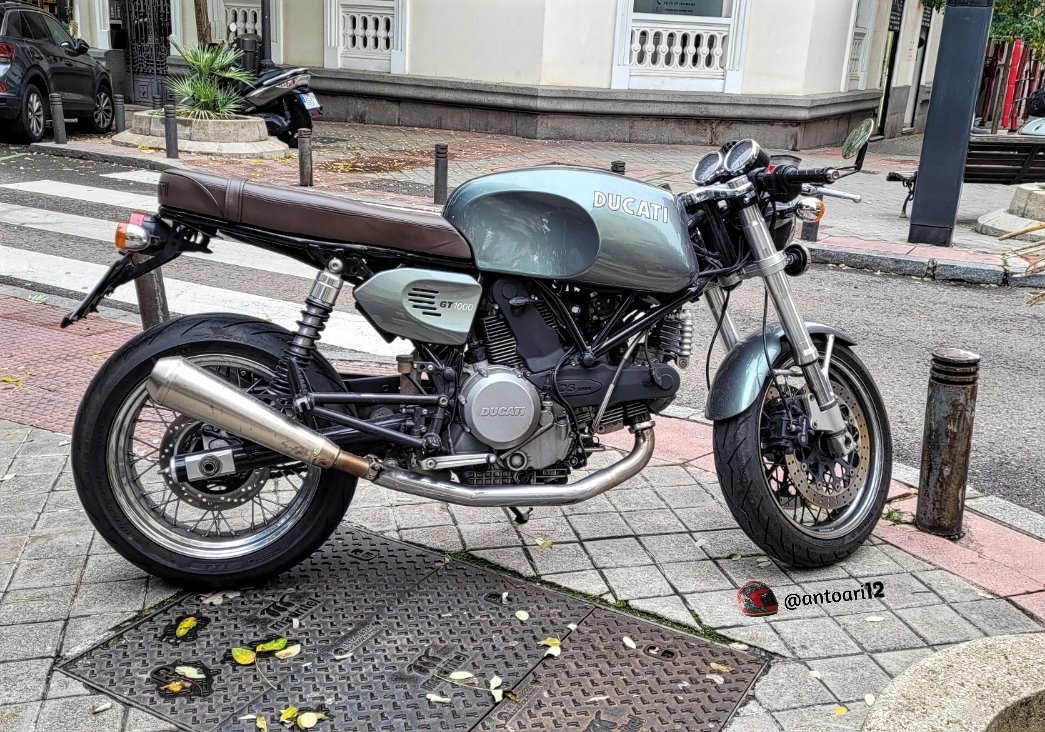 Motos en la calle-231 #2023OtoñoMadrid🌦️🍁 #Supersport950S #DucatiSupersport950S #Ducati #Ducatibikes #Ducati4life #Ducatipeople
#Ducatisti #Ducatisti #Ducatiofinstagram #instaducati  #Ducatinsta #Ducaticatife #Ducatipower #Ducatiworld  #Desmo #Desmodromico