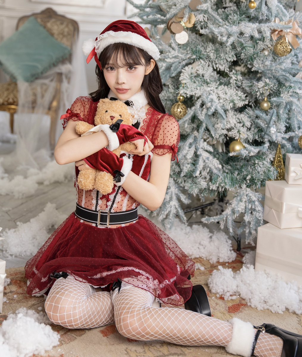 緩苺(ゆるめ)ちゃんが着る
𝑀𝑎𝑙𝑦𝑚𝑜𝑜𝑛 𝐶ℎ𝑟𝑖𝑠𝑡𝑚𝑎𝑠❄️🤍

大人気♡緩苺ちゃんが着るサンタコスプレ
第2弾が本日より公開スタート✨

人気のもこもこ白くまからクラシカルサンタまで♡可愛すぎる新着LOOKを今すぐcheck ♪

https://t.co/AGl7nTtVQY https://t.co/TVkrdEekuo
