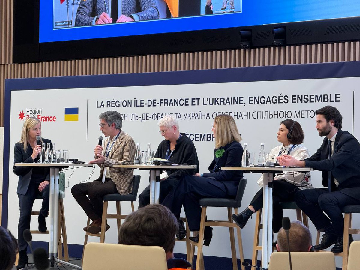<a href="/Cosson01094011/">Cosson</a> directeur Maison de l'Ukraine et des étudiants ukrainiens de la <a href="/ciup_fr/">Cité internationale universitaire de Paris</a> ont participé au forum Engagés ensemble organisé par <a href="/vpecresse/">Valérie Pécresse</a> <a href="/iledefrance/">Région Île-de-France</a> et <a href="/OmelchenkoVadym/">Vadym Omelchenko</a>. Ce forum a permis de présenter l’accompagnement de la CiuP aux 140 exilés ukrainiens hébergés