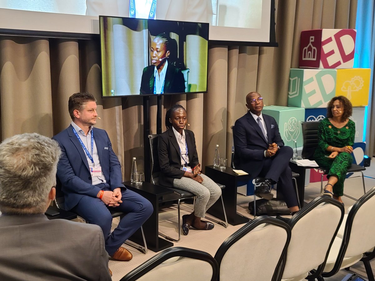 🌎📚 Our session on #ClimateChangeEducation at <a href="/RewirEd_Summit/">RewirEd Summit</a> <a href="/COP28_UAE/">COP28 UAE</a> just concluded! 

A big thank you to our brilliant speakers who shed light on the vital role of #education in shaping climate policies.

#COP28 #RewireEducation