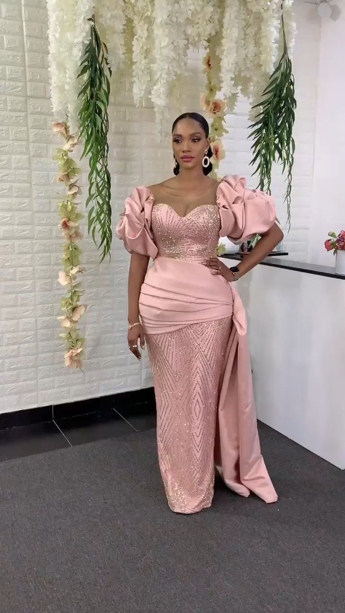 Auntyadaa's tweet photo. It’s your friends wedding tomorrow, how are you showing up? 

A, B, C or D? https://t.co/GqxFOhBPBF