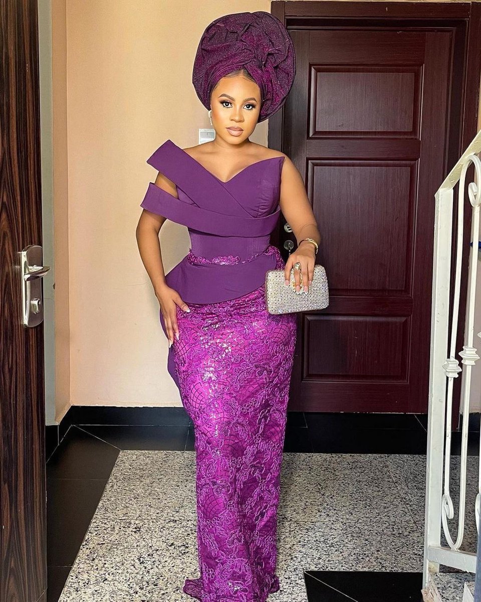 Auntyadaa's tweet photo. It’s your friends wedding tomorrow, how are you showing up? 

A, B, C or D? https://t.co/GqxFOhBPBF